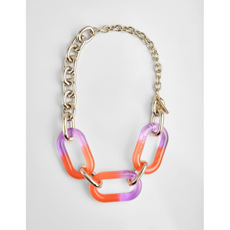 Будьте в курсе последних новостей и событий в мире моды: премиум одежда и главные тренды сезона